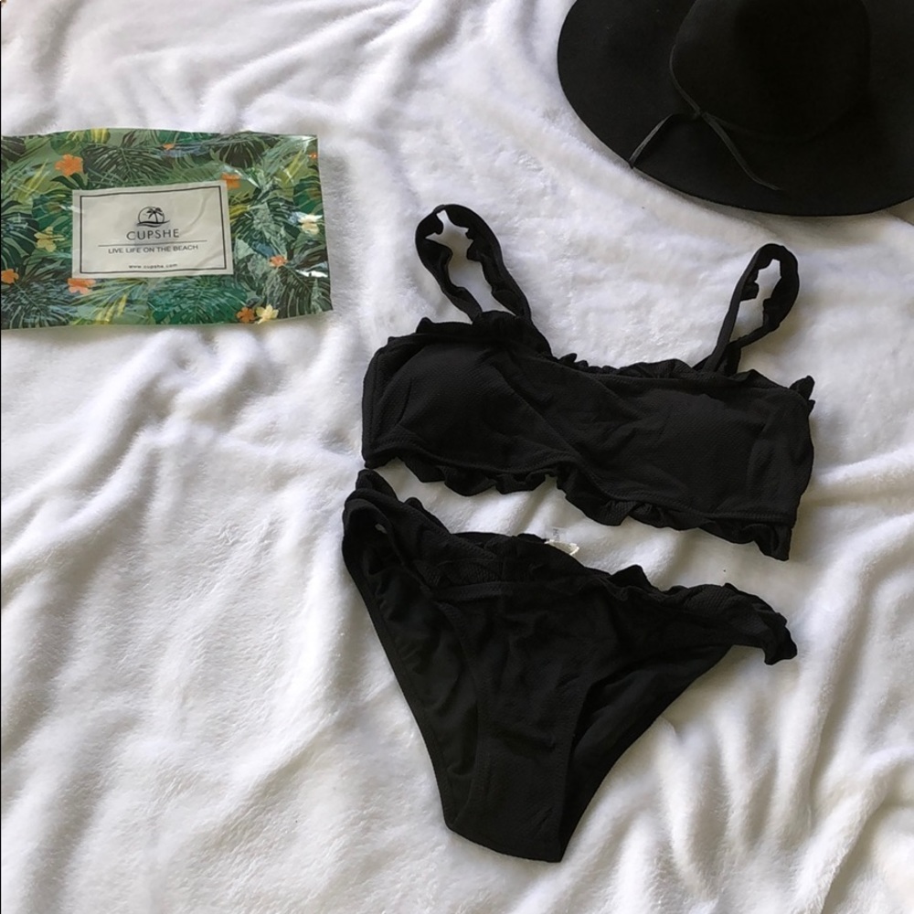 Cupshe NEW WITH TAGS & ORIGINAL BAG black bikini
